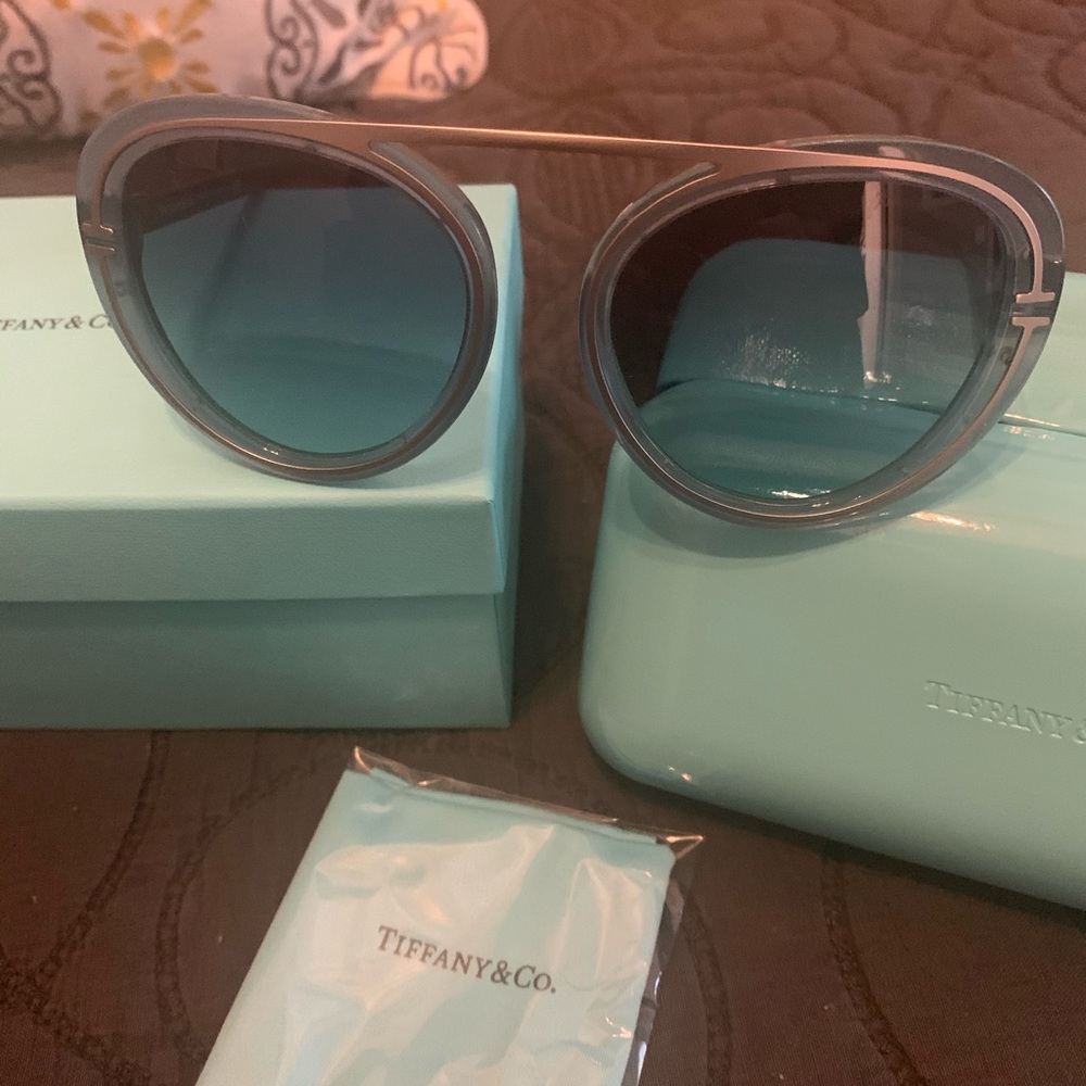 sunglasses - Picture 2 of 10